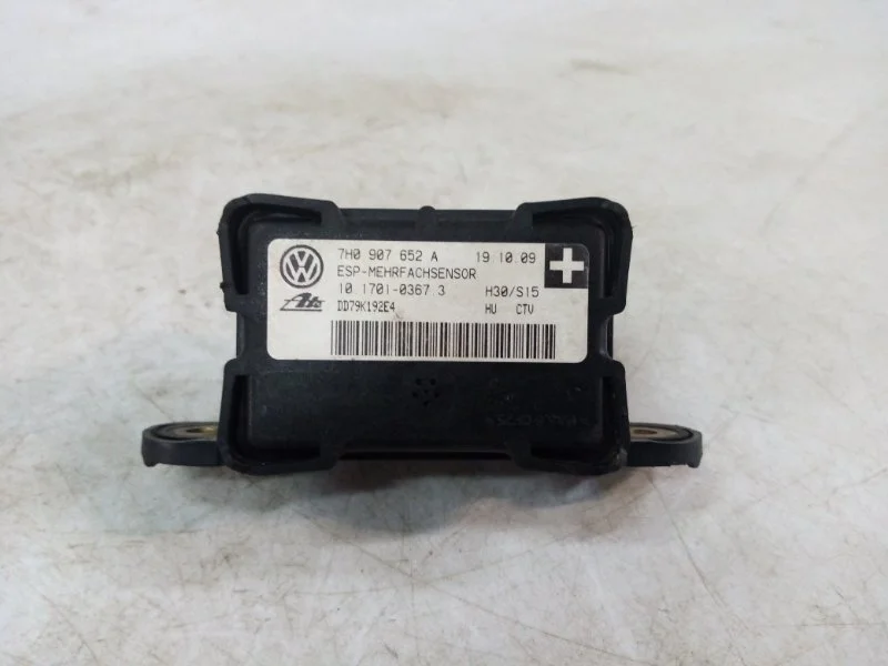 Датчик ускорения Volkswagen Touareg 2015