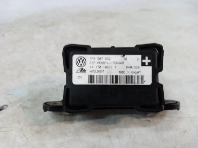 Датчик ускорения Volkswagen Touareg 2015