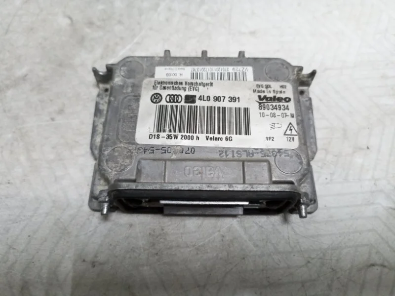 Блок розжига ксенона Audi Q7 2007 4L