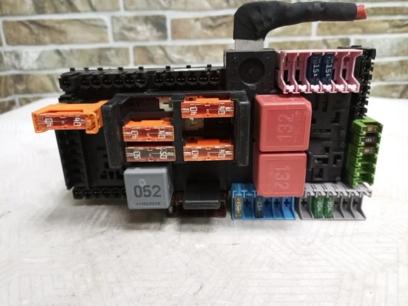 Блок предохранителей Mercedes-Benz -Class 2016 W213