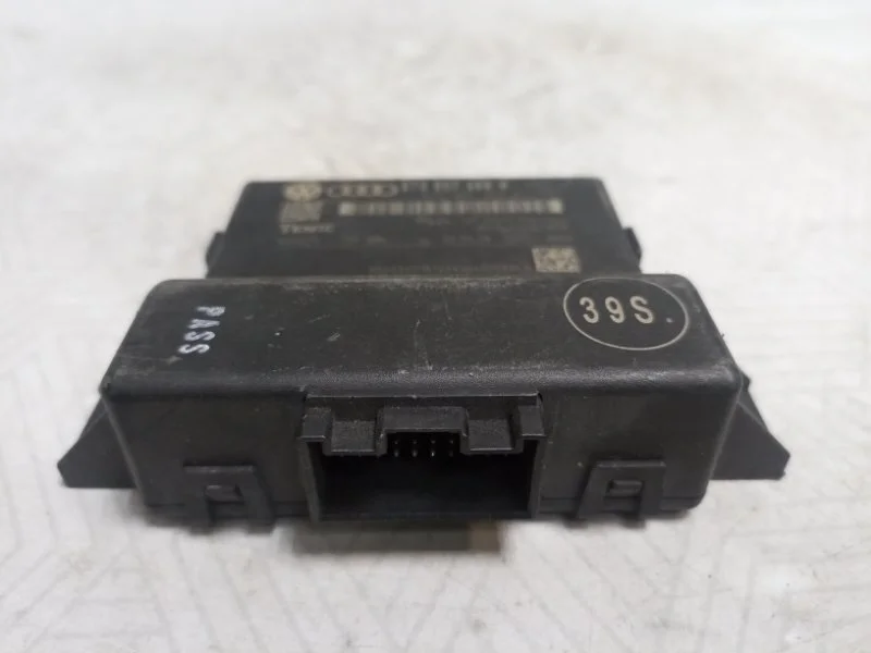 Блок управления Audi A5 2008 8T