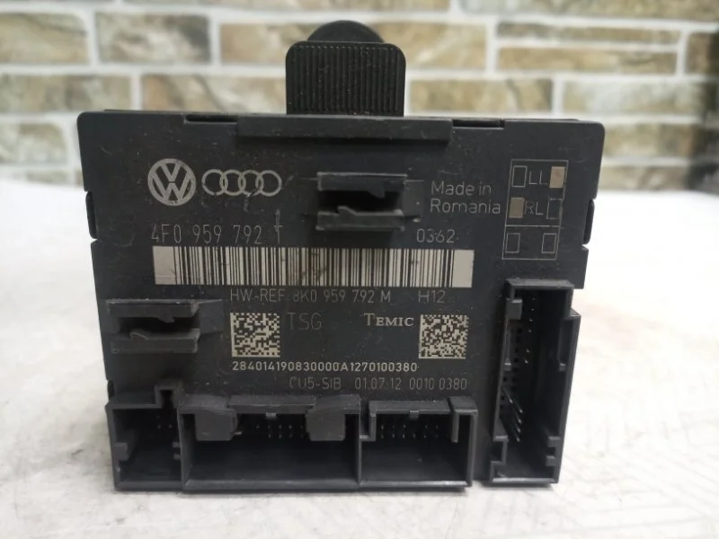 Блок управления дверьми Audi A6 2012 C6