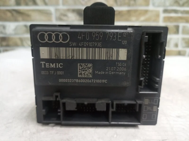 Блок управления дверьми Audi A6 2006 C6