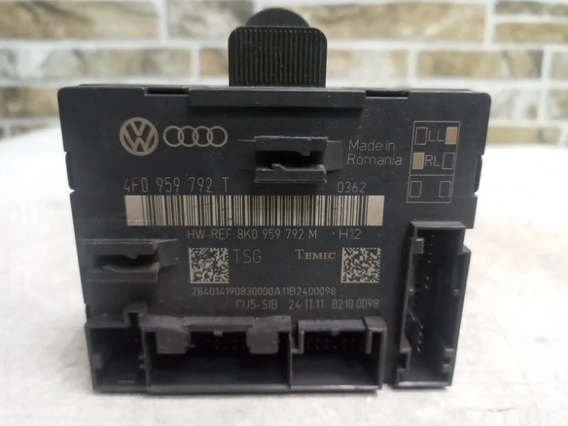Блок управления дверьми Audi A6 2011 C6