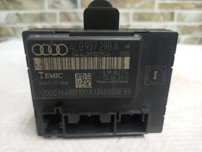 Блок управления дверьми Audi Q7 2013 4L