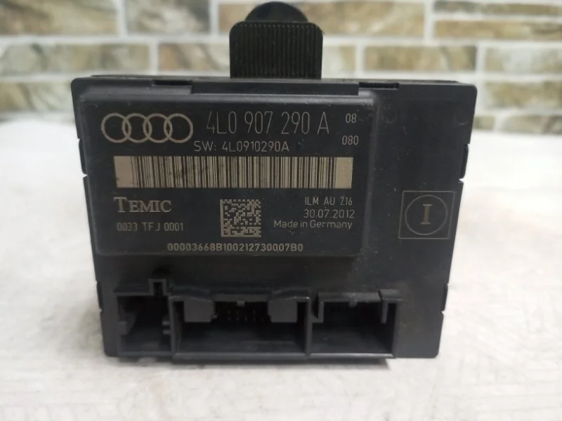 Блок управления дверьми Audi Q7 2012 4L