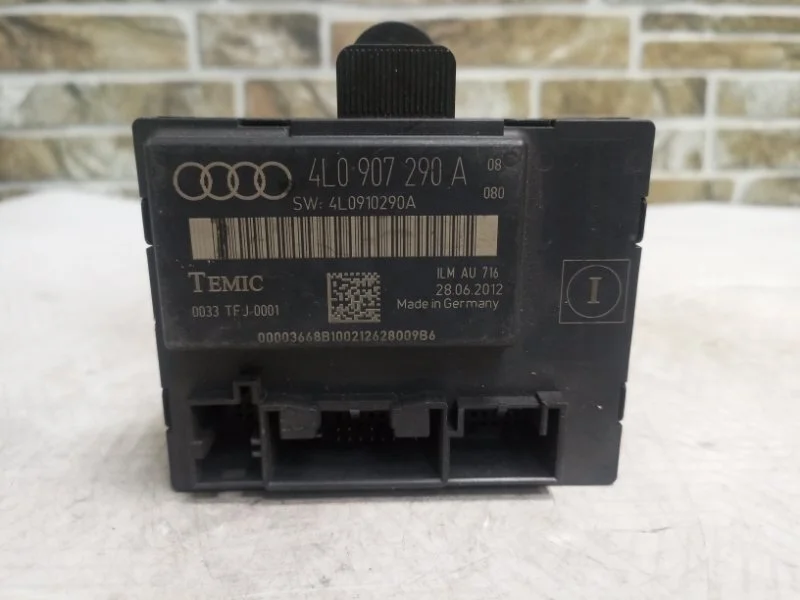Блок управления дверьми Audi Q7 2012 4L
