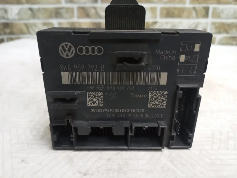 Блок управления дверьми Audi A4 2008 B8