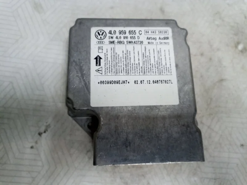 Блок управления подушек безопасности Audi Q7 2012 4L