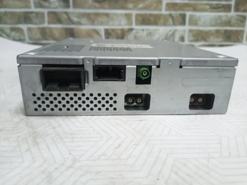 Усилитель антенны Audi A6 2008 С6