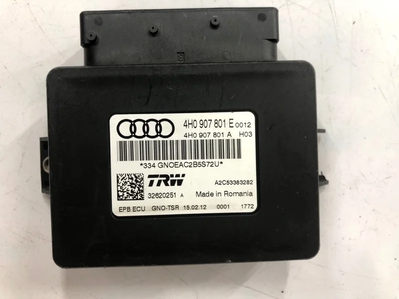 Блок управления стояночным тормозом Audi A6 C6