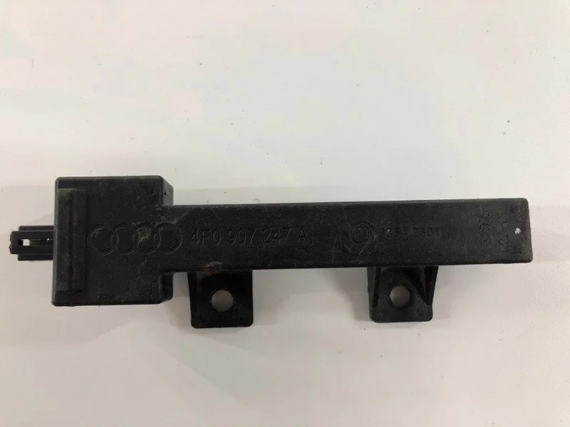 Антенна Audi Q7 4L