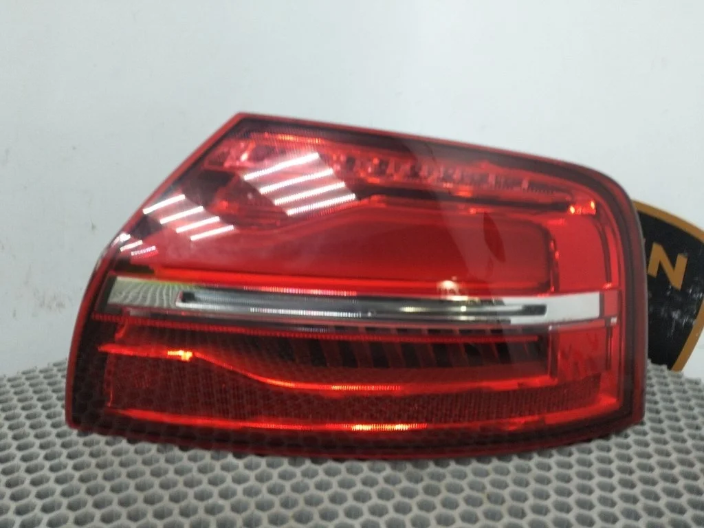 Фонарь Audi A8 2016 D4