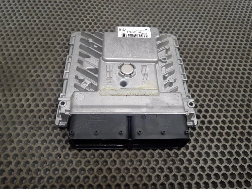 Блок управления двигателем Audi Q5 2013 8R