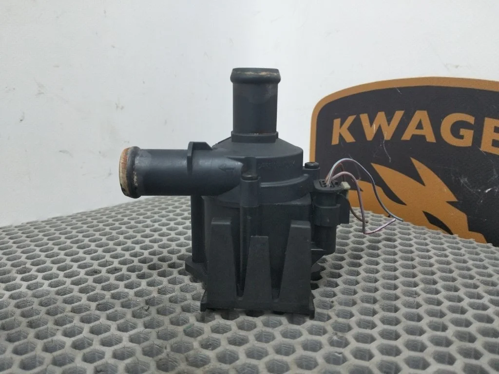 Помпа Audi Q5 2013 8R