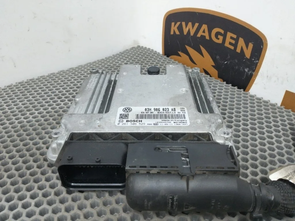 Блок управления двигателем Volkswagen Touareg 2011 7P
