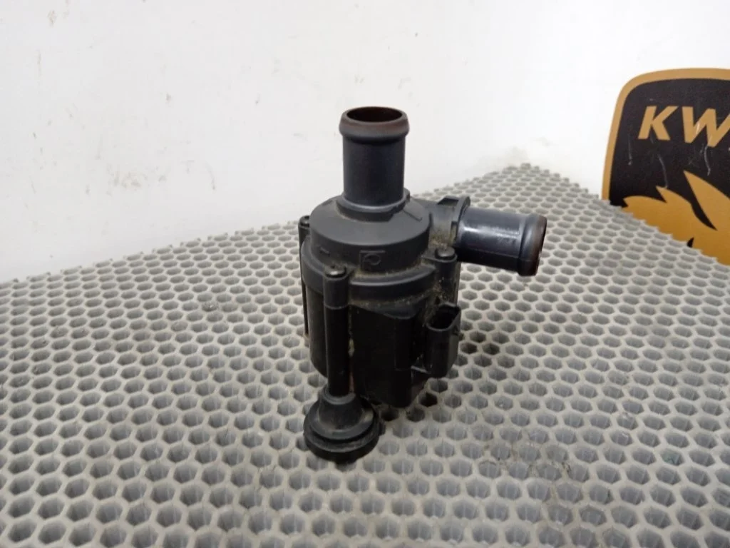 Помпа дополнительная Audi Q5 2017 FY