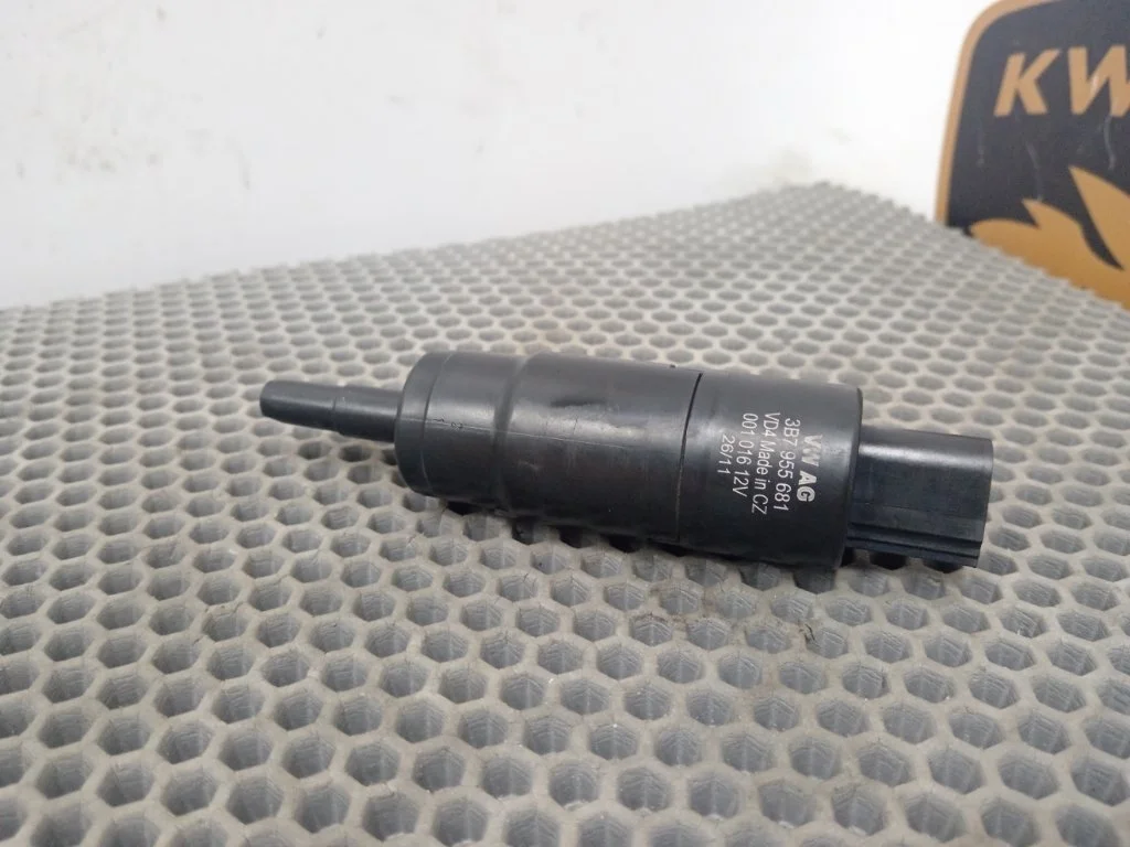 Насос омывателя Volkswagen Touareg 2011 7P