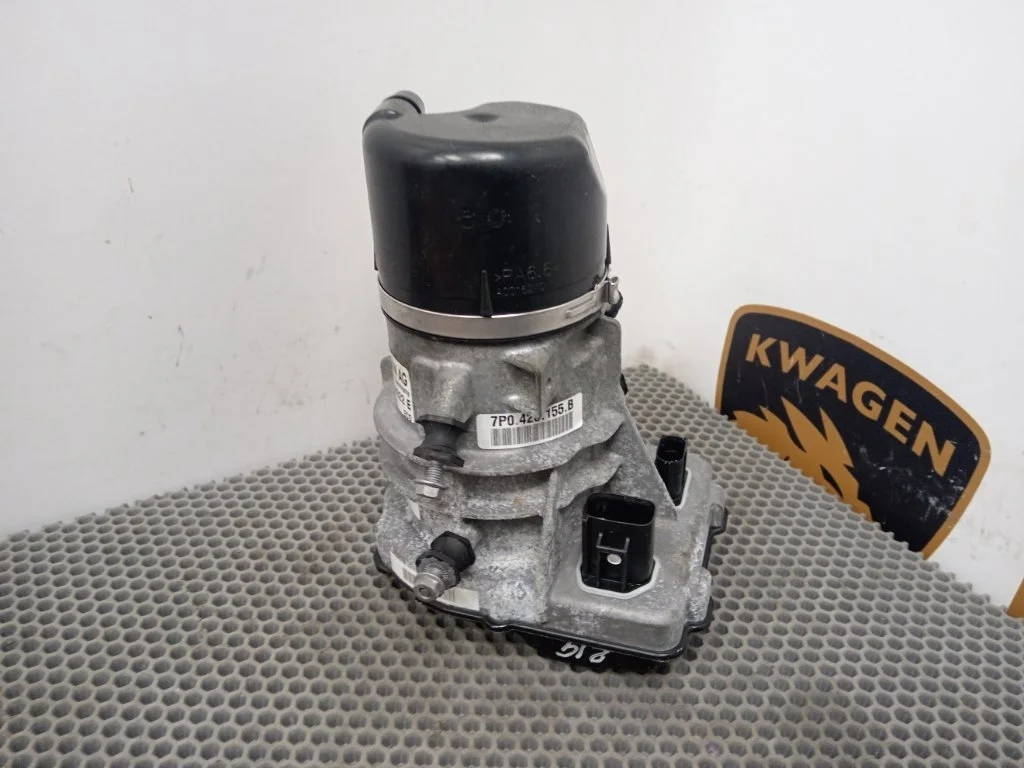 Насос гидроусилителя руля Volkswagen Touareg 2011 7P