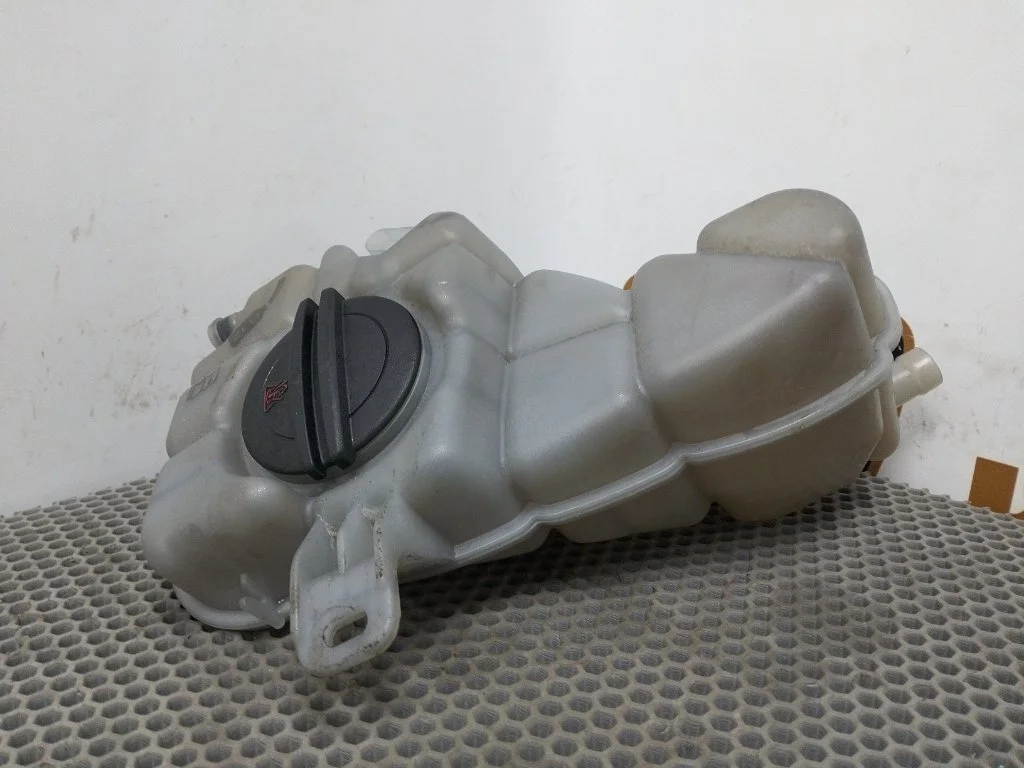 Бачок расширительный Audi A8 2016 D4