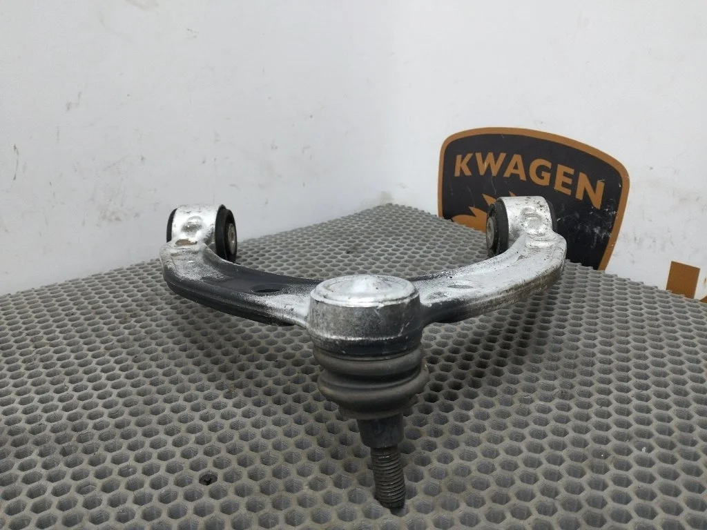 Рычаг подвески верхний Volkswagen Touareg 2011 7P