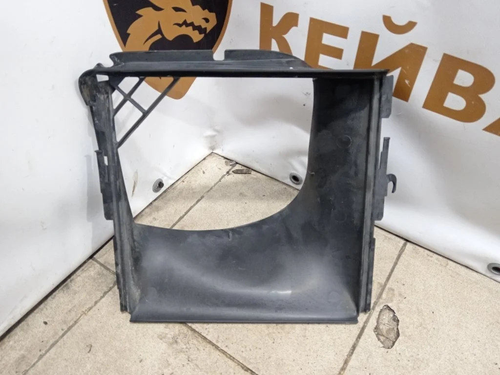 Диффузор радиатора Volkswagen Touareg 2011 7P