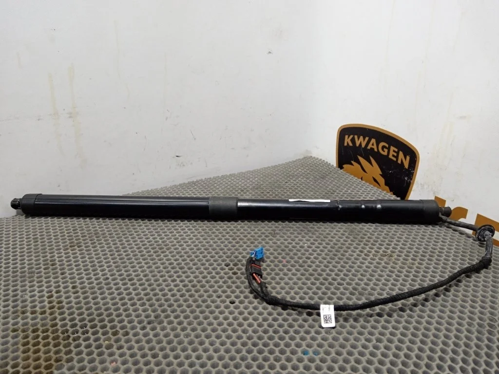 Амортизатор двери багажника Porsche Panamera 2014 970