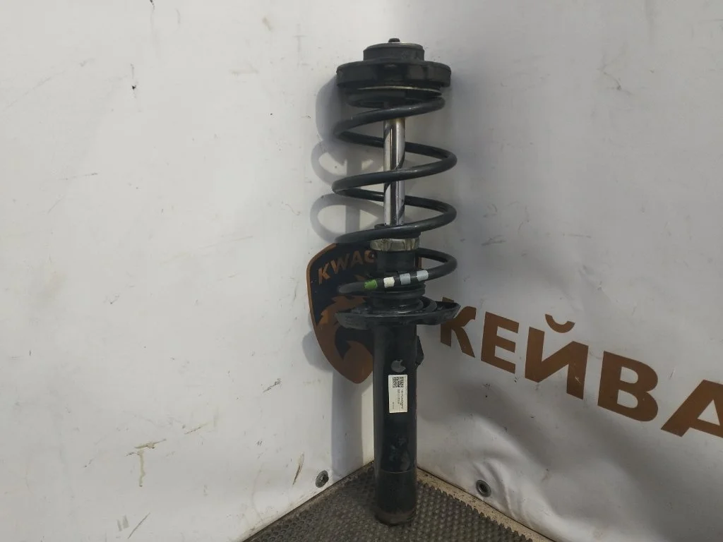 Амортизатор подвески Audi Q3 2013 8U