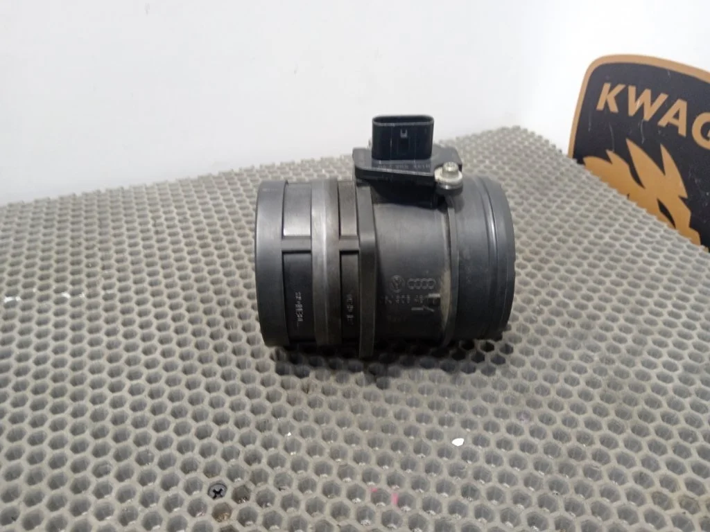 Расходомер воздуха Audi Q3 2013 8U