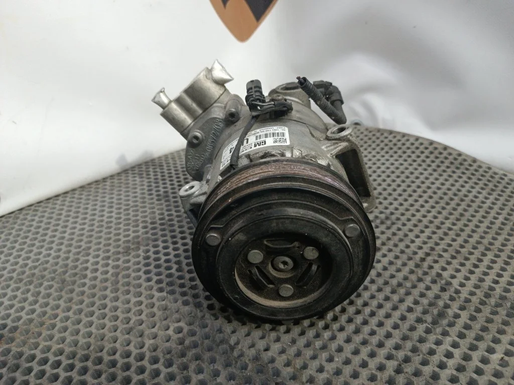 Компрессор кондиционера Opel Astra 2010 J