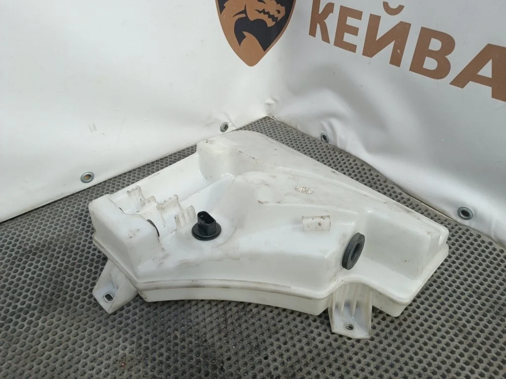 Бачок стеклоомывателя Volkswagen Touareg 2011 7P