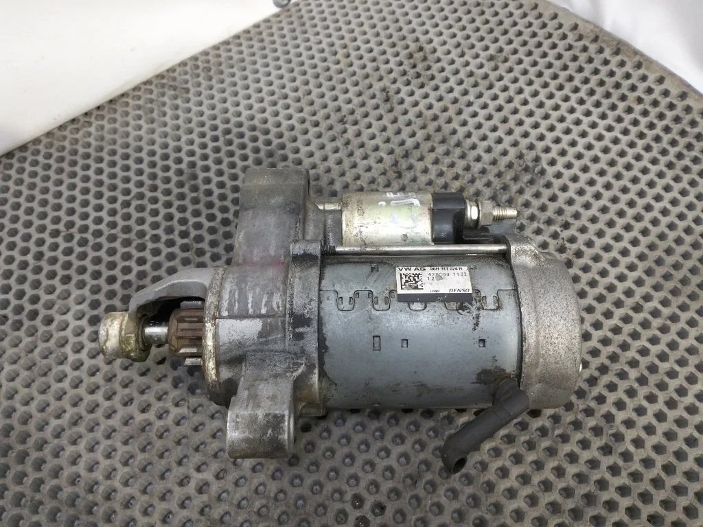 Стартер Audi A4 B8