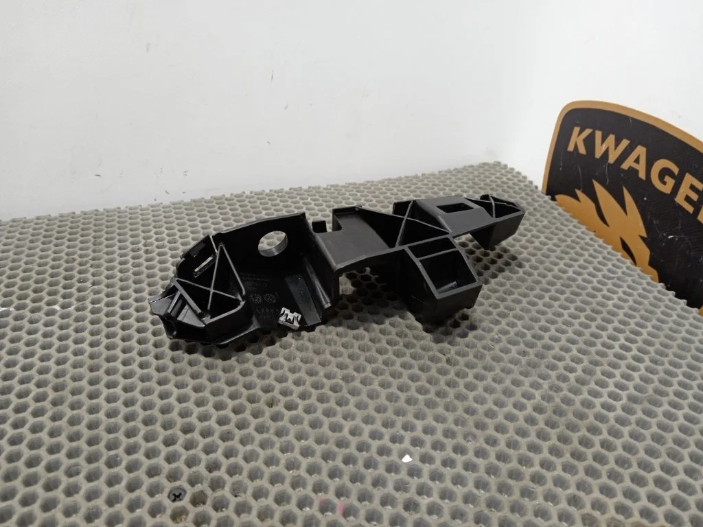 Кронштейн крыла Audi Q5 2017 FY