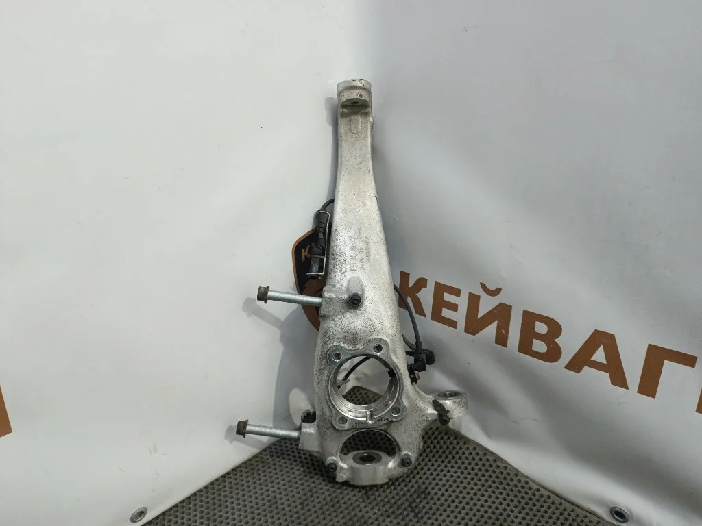 Кулак поворотный Volkswagen Touareg 2011 7P