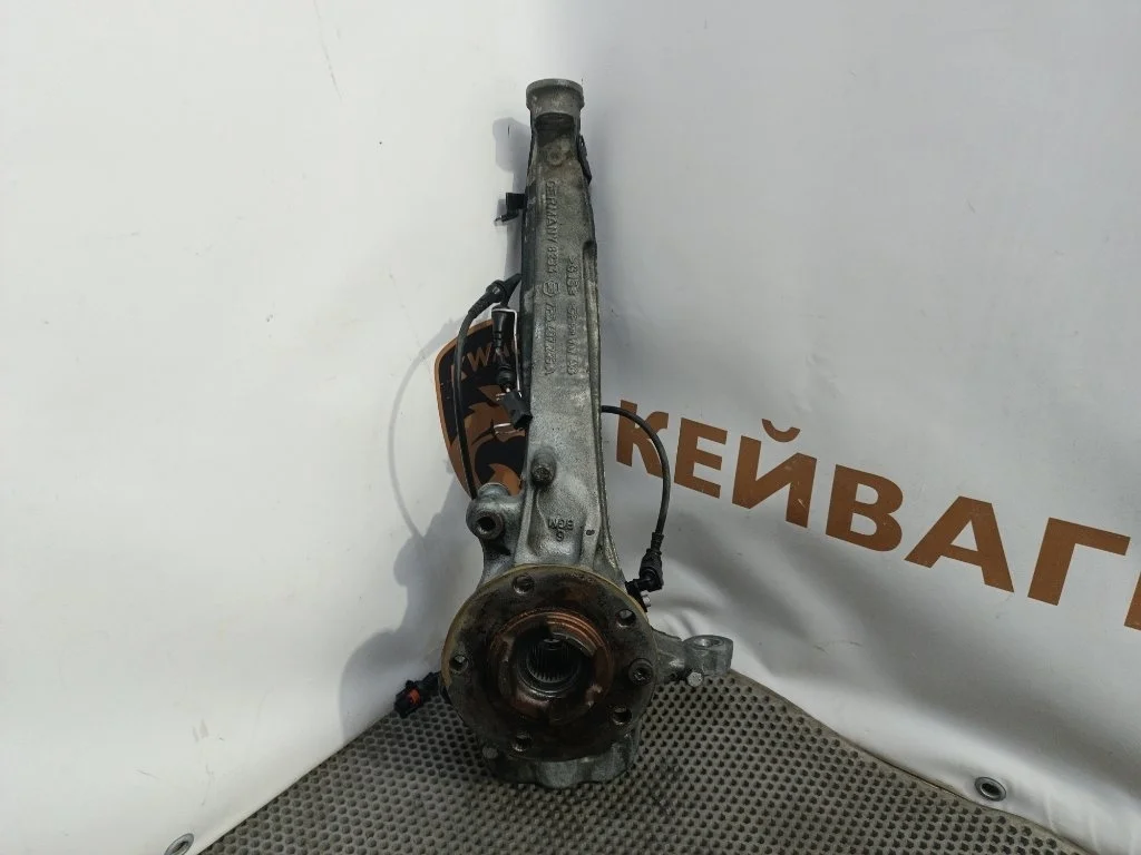 Кулак поворотный Audi Q7 2010 4L