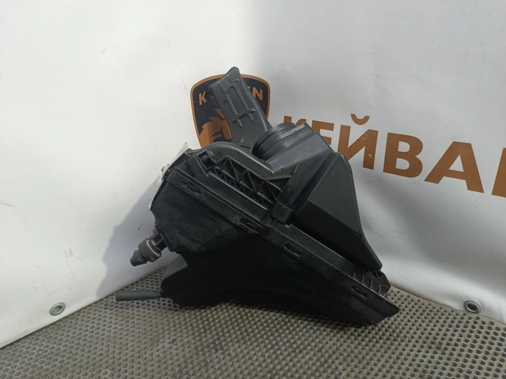 Корпус воздушного фильтра Audi Q5 2013 8R