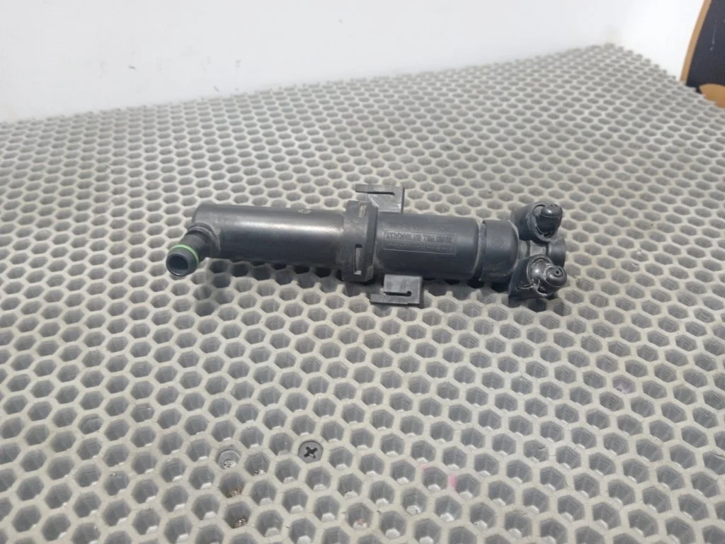 Форсунка омывателя фар Audi Q5 2009 8R