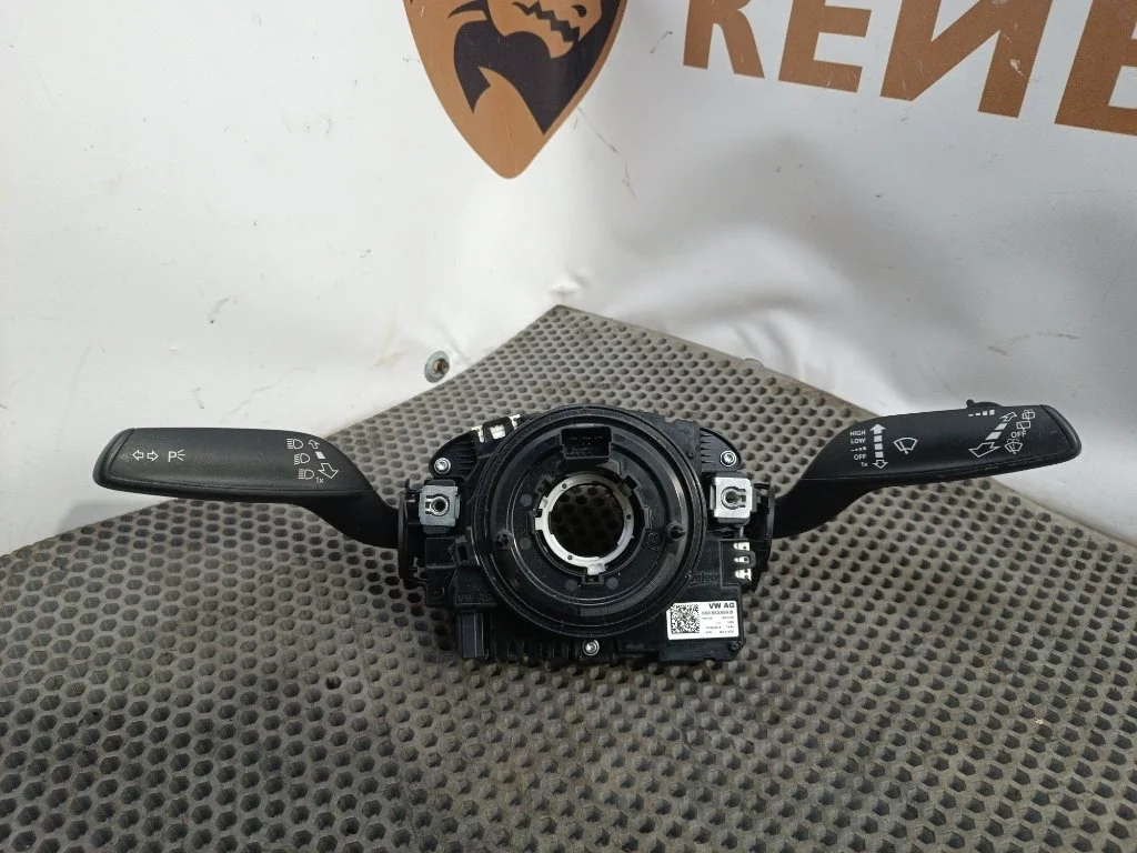 Блок подрулевых переключателей Audi Q3 2013 8U