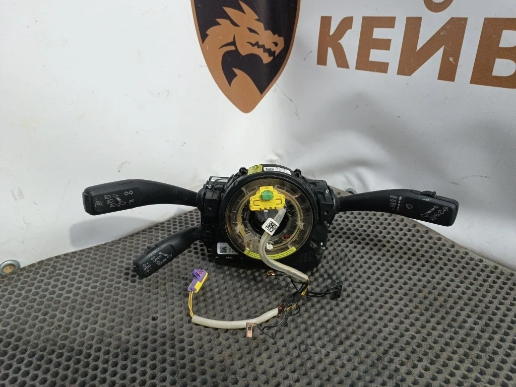 Блок подрулевых переключателей Volkswagen Touareg 2011 7P