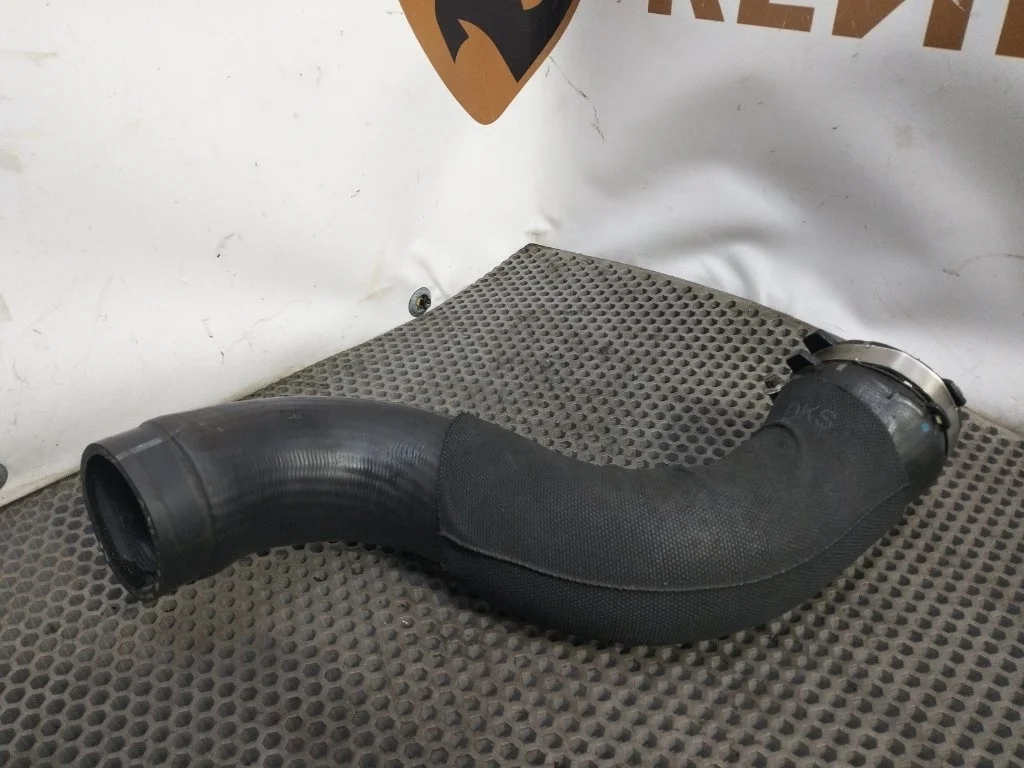 Патрубок интеркулера Audi A4 2011 B8