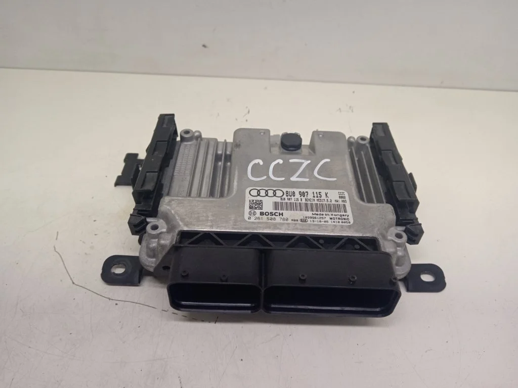 Блок управления двигателем Audi Q3 2013 8U