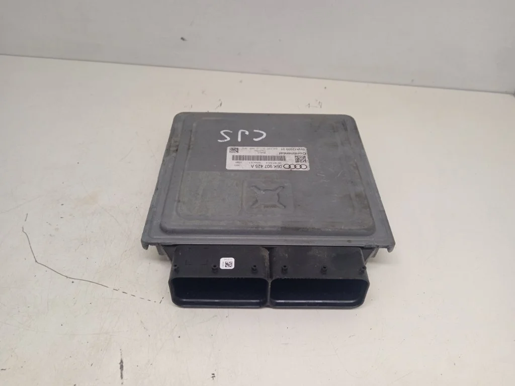 Блок управления двигателем Audi Q3 2013 8U