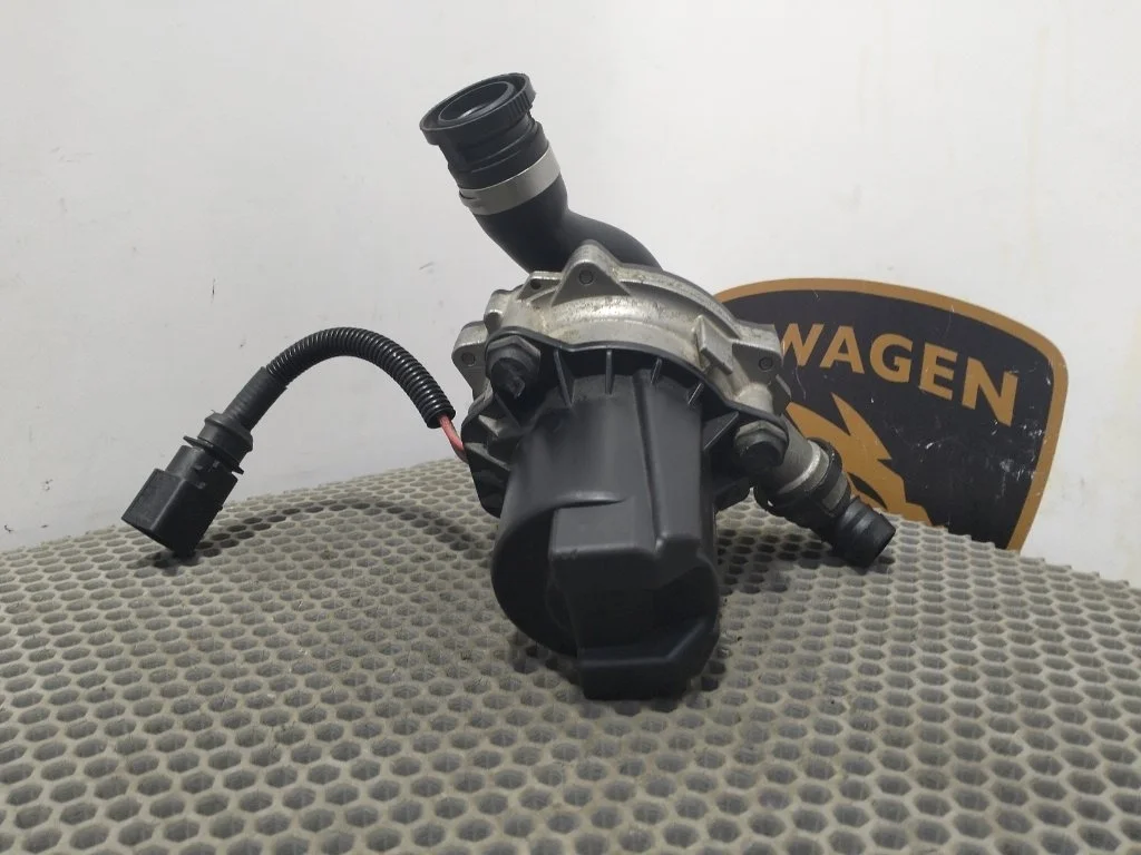Насос продувки катализатора Audi A8 2016 D4
