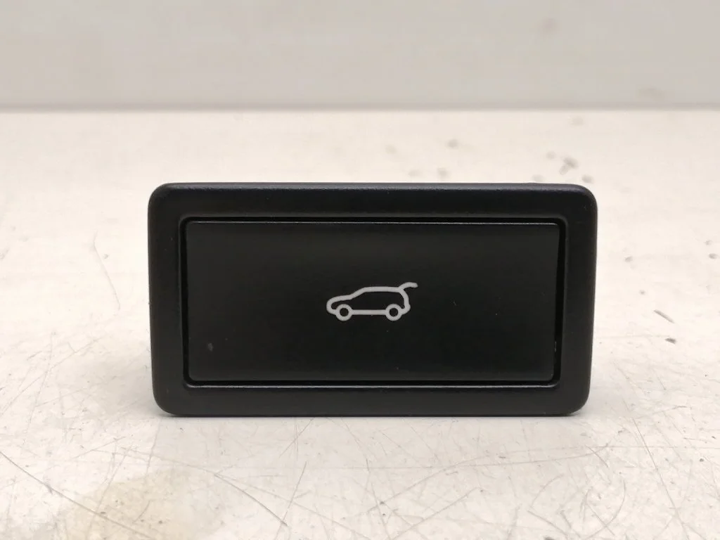 Кнопка открывания багажника Volkswagen Touareg 2011 7L