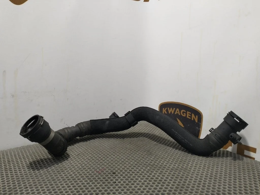 Патрубок системы охлаждения Audi A4 2010 B8