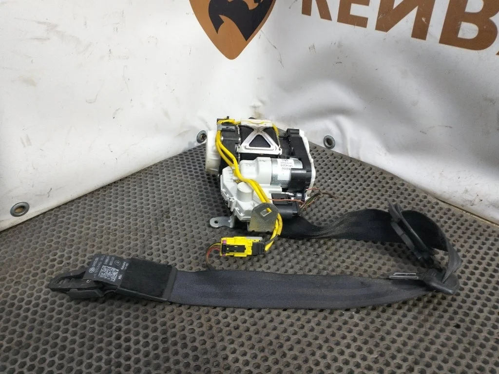 Ремень безопасности Audi S6 2013 C7/4G