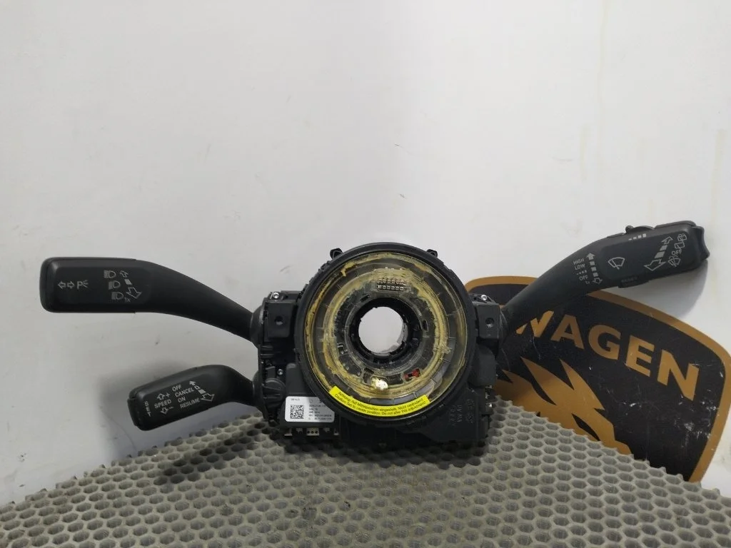 Блок подрулевых переключателей Audi A3 2009 8P