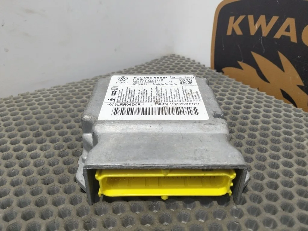 Блок управления air bag Audi Q3 2013 8U