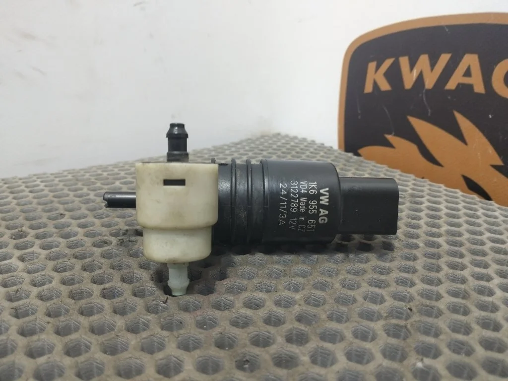 Насос омывателя Volkswagen Touareg 2011 7P