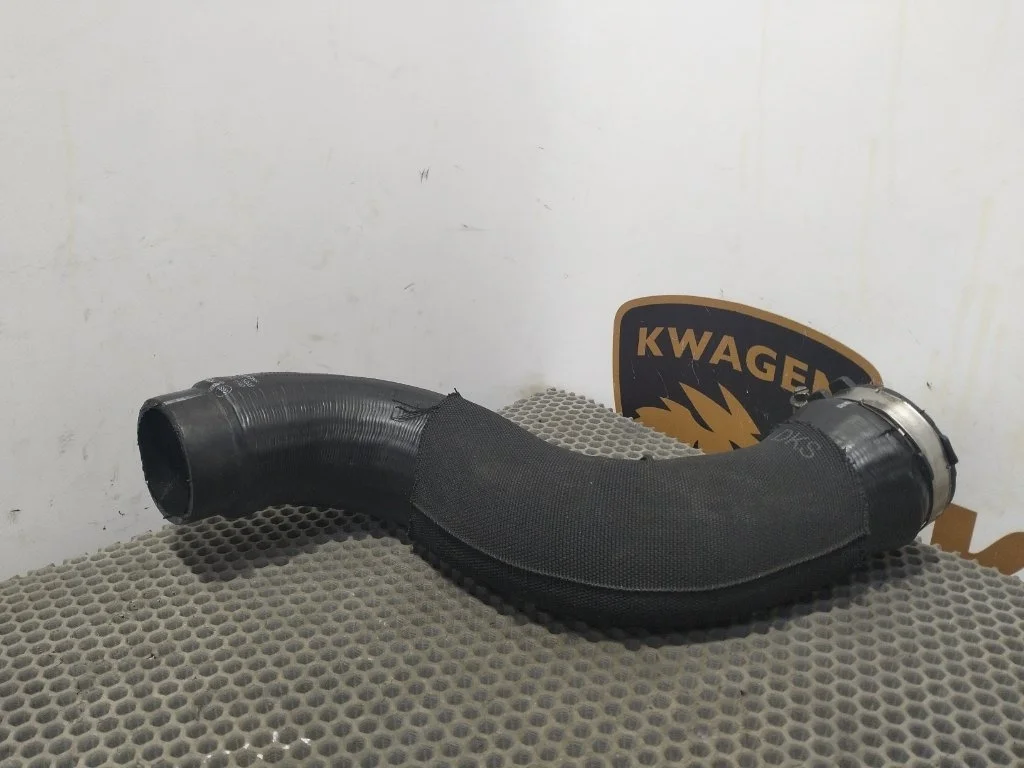 Патрубок интеркулера Audi Q5 2013 8R